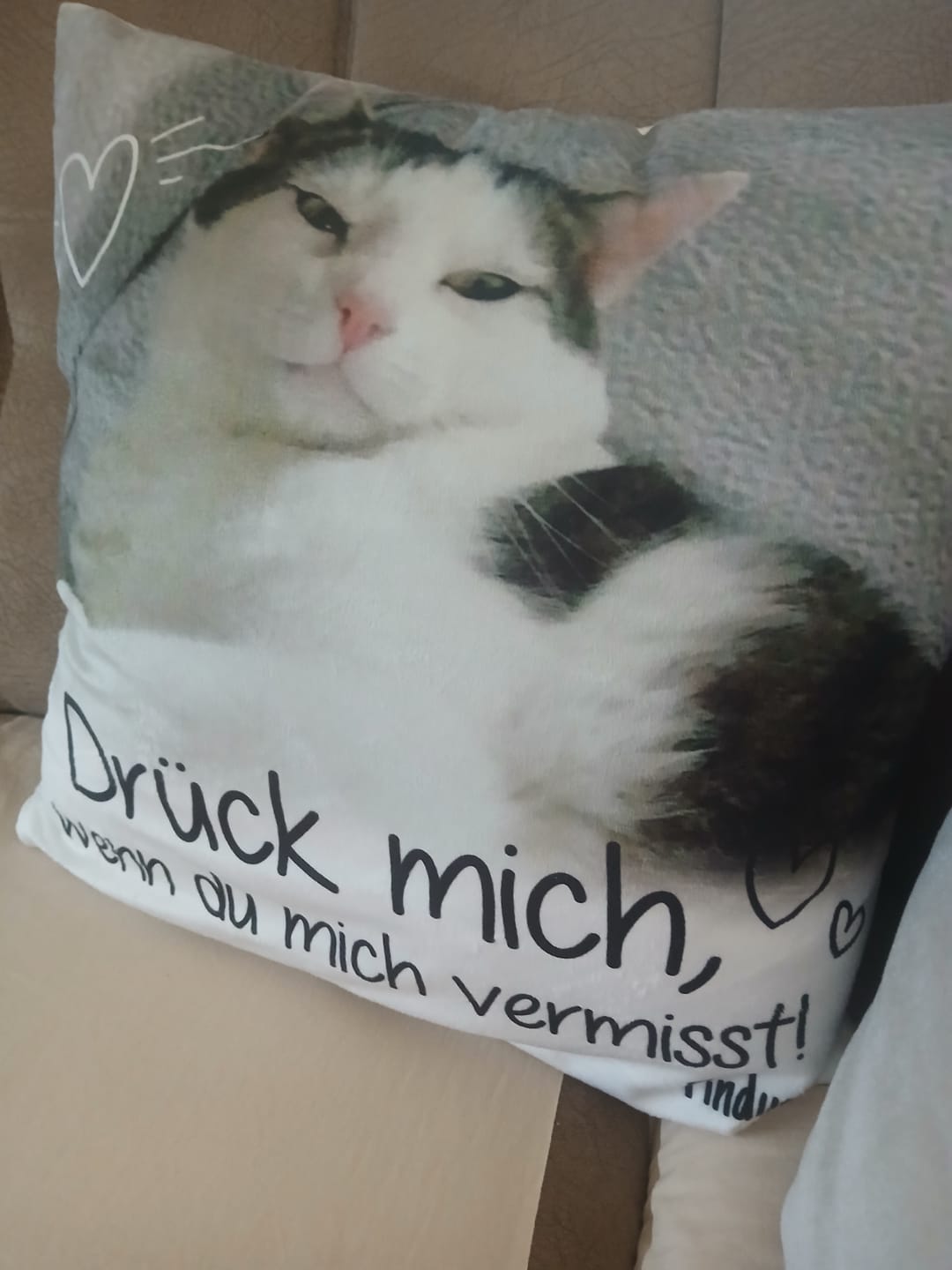 Customer photo review of Personalisiertes Kissen - Drück mich, wenn du mich vermisst