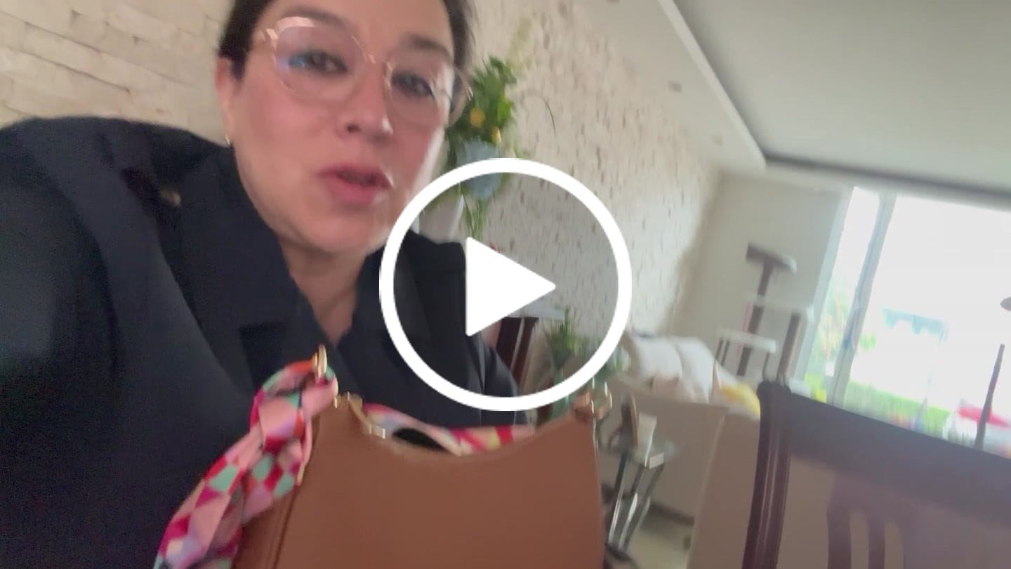 Customer video review of Crossbody Luna Miel / 2 Correas