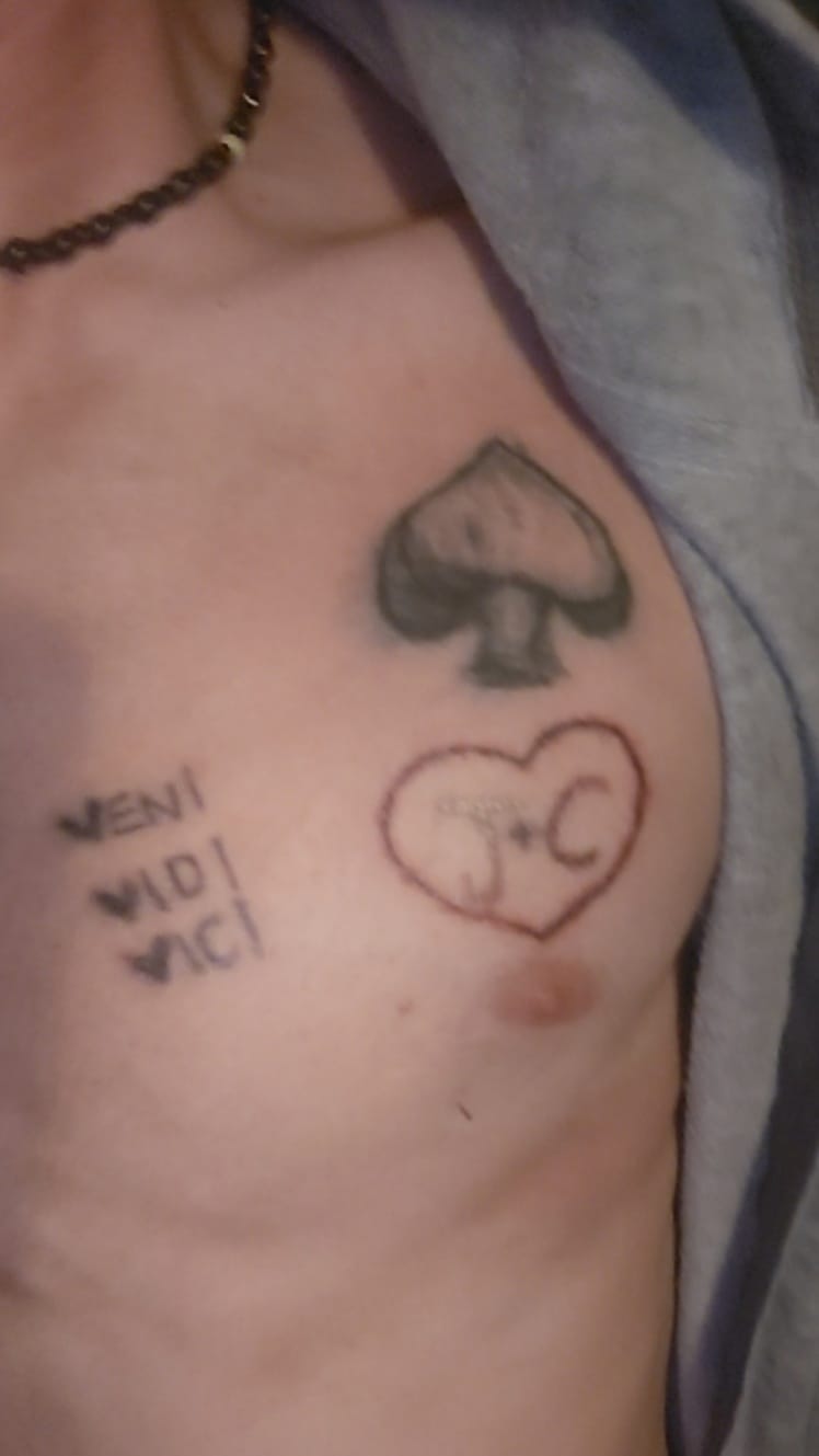Customer photo review of Tattoo Kit - Neebol PX02 Rotary Starter Tattoo Gun Kit