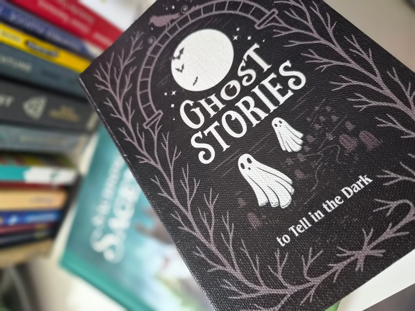 Customer photo review of Buch Aufbewahrungsbox „Ghost Stories“ – Spooky Buchbox