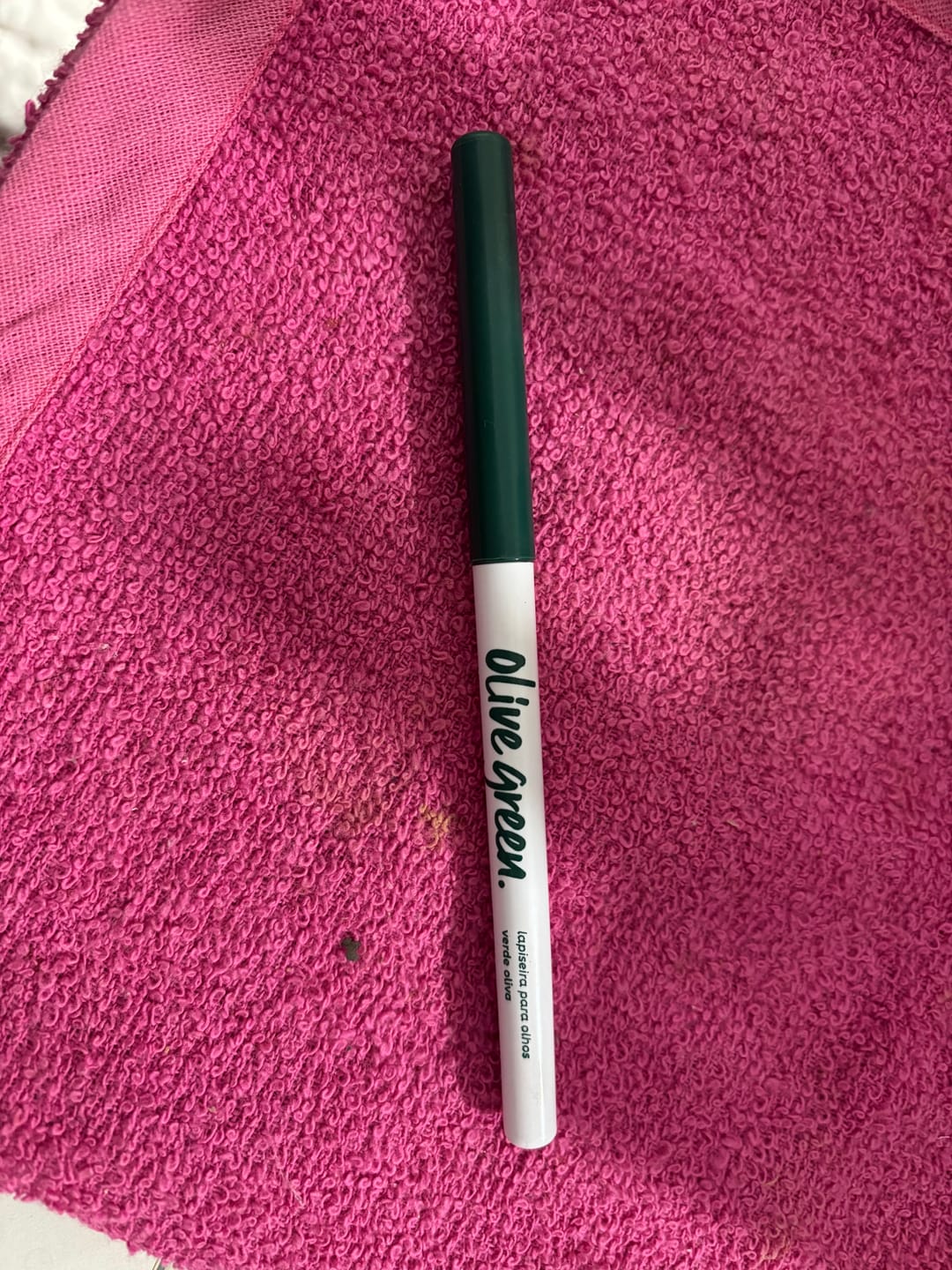 Customer photo review of Lapiseira Para Olhos Olive Green - Vizzela - Verde Oliva Efeito Metalizado