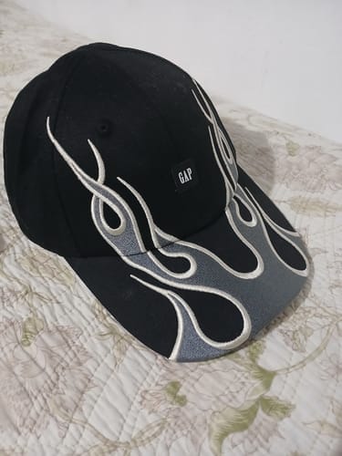 Customer photo review of Yeezy Flame Gap Cap G5