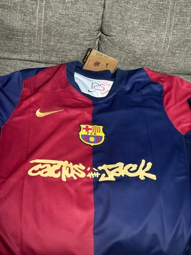 Customer photo review of Jersey FC x Travis Scott