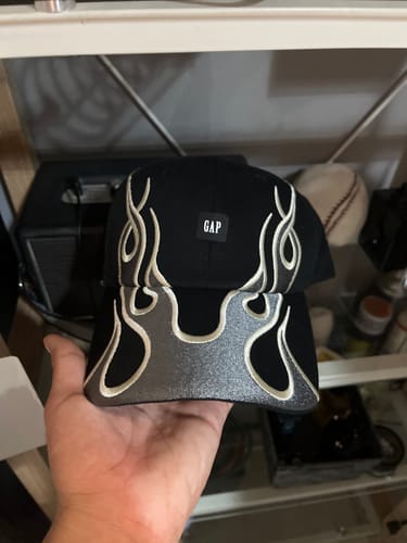 Customer photo review of Yeezy Flame Gap Cap G5