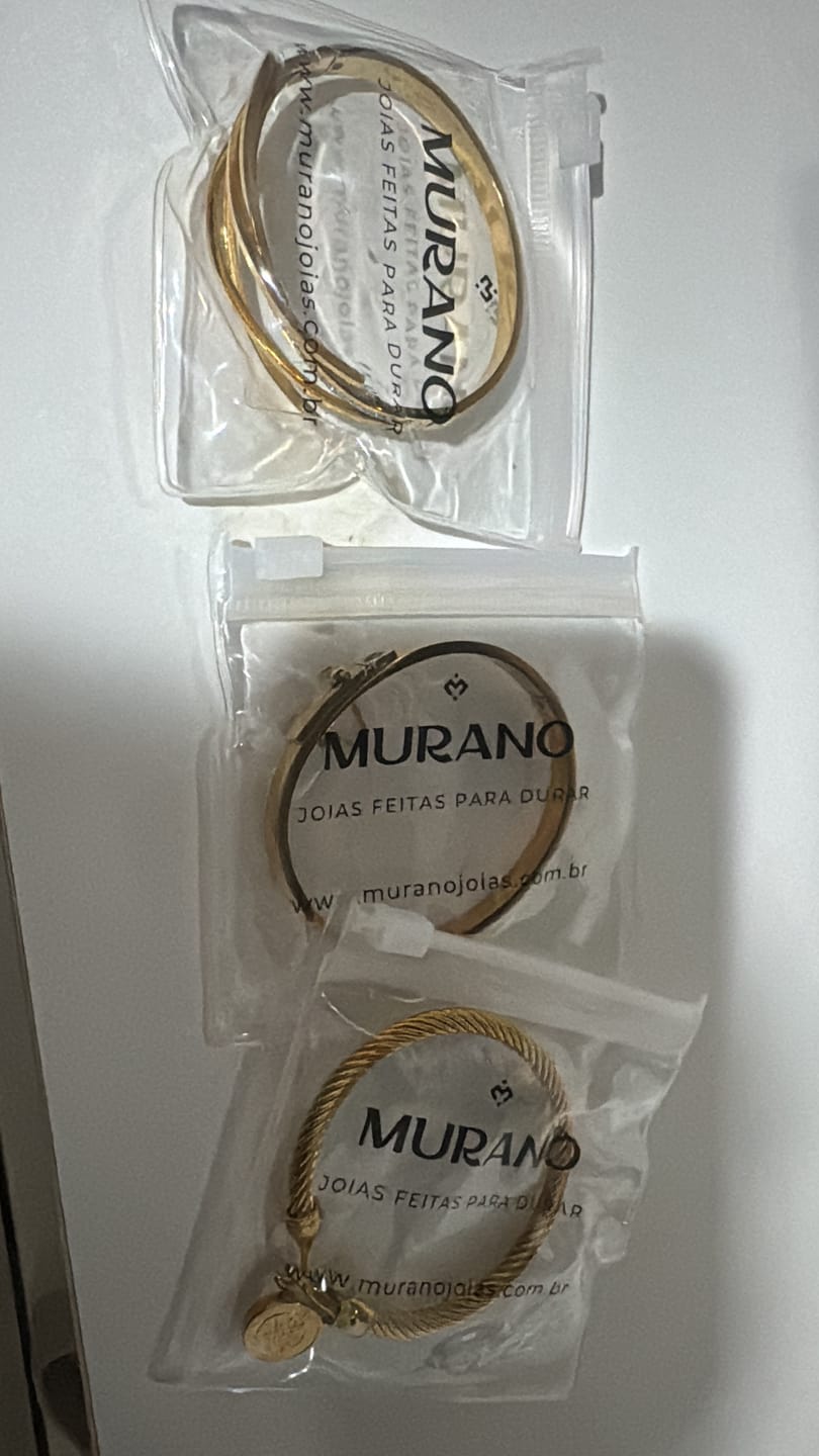 Customer photo review of Kit Pulseiras Glamour Zircônias Banhado em Ouro 18K