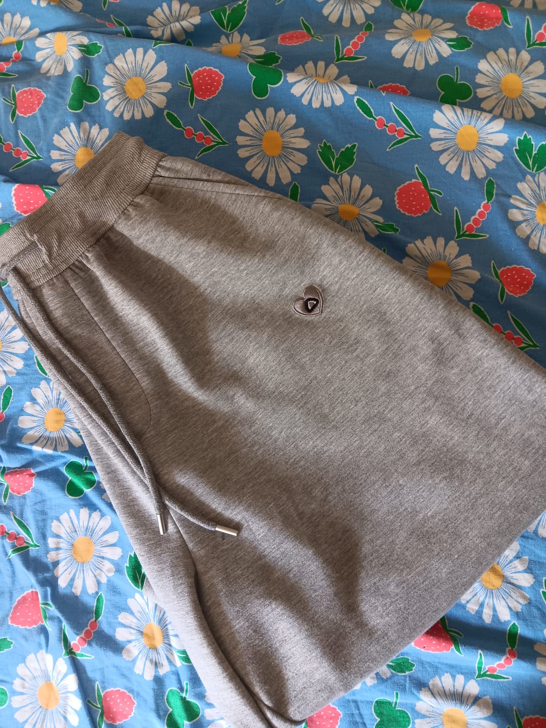 Customer photo review of Aelfric Eden Wrinkle Longline Shorts