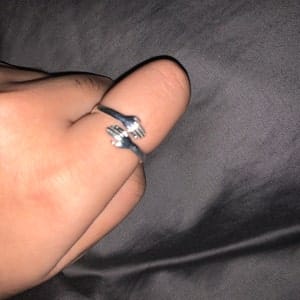 Customer photo review of Nivora Hug Ring
