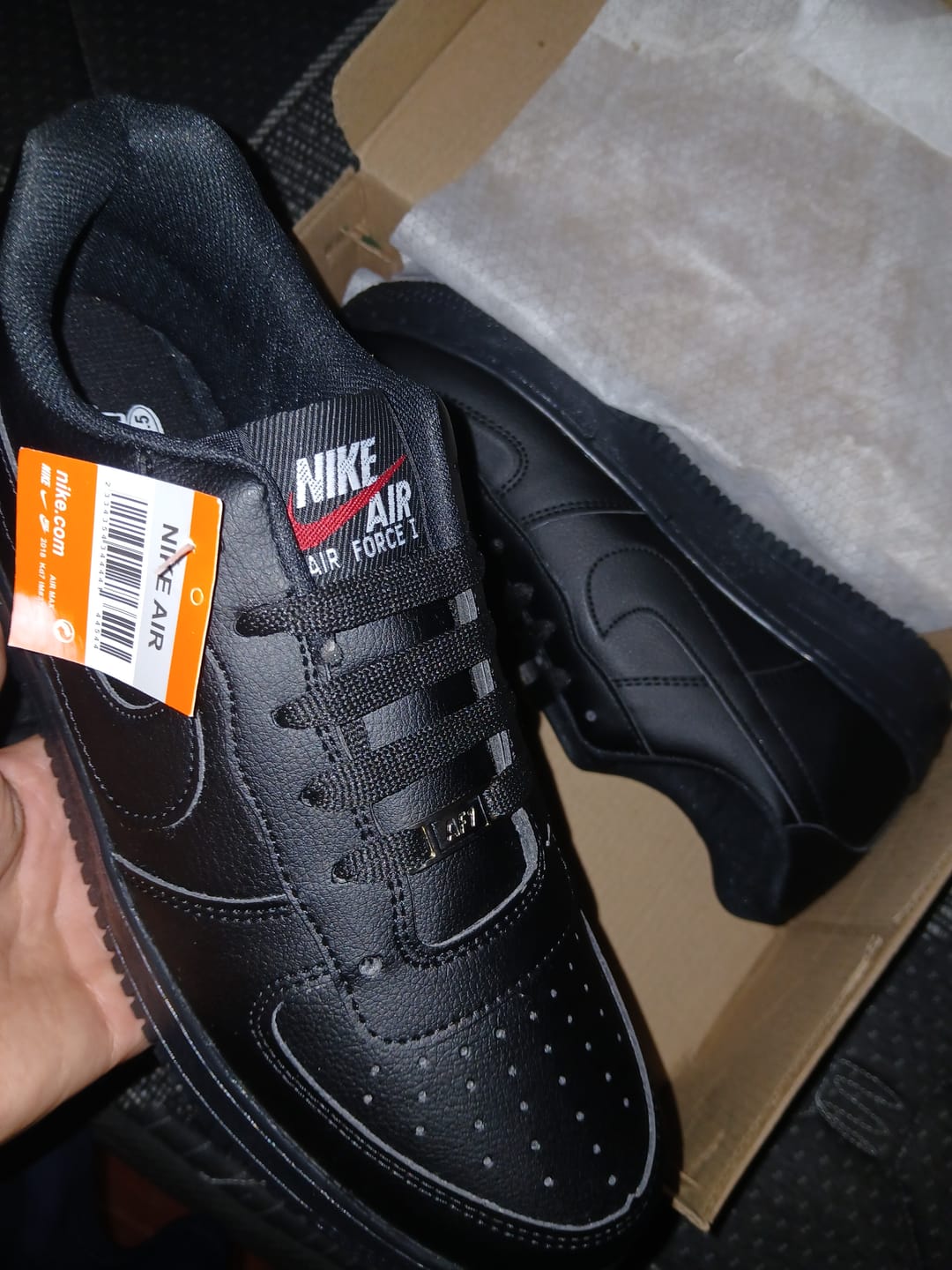 Customer photo review of Tenis 270 Negro Total