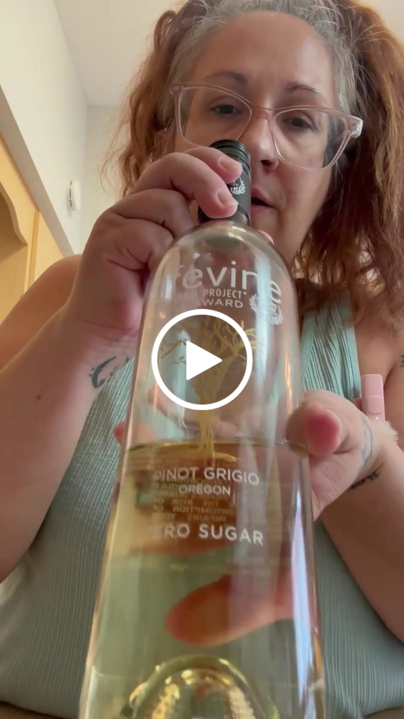 Customer video review of Pinot Grigio