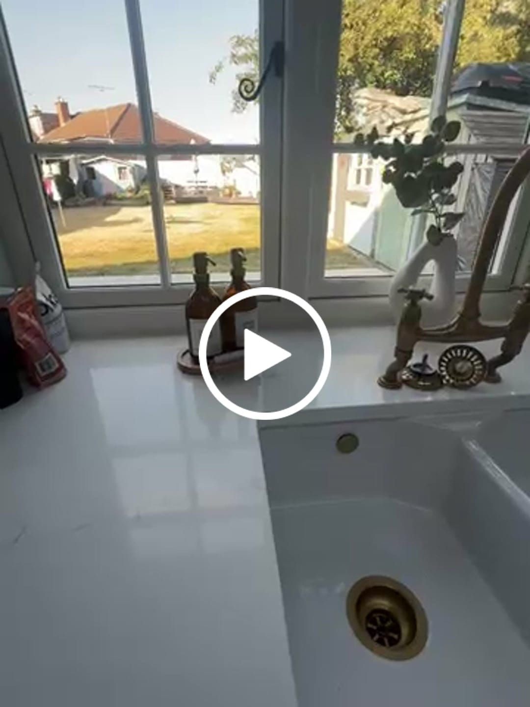 Customer video review of 500ml Amber Glass Bottle with Metal Pump White Label