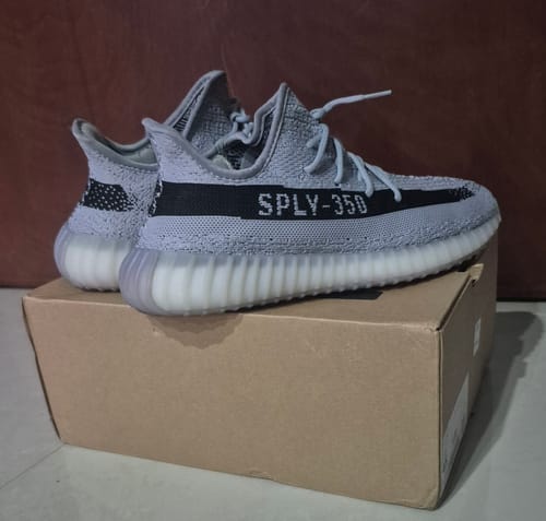 Customer photo review of Yeezy Boost 350 V2 Slate