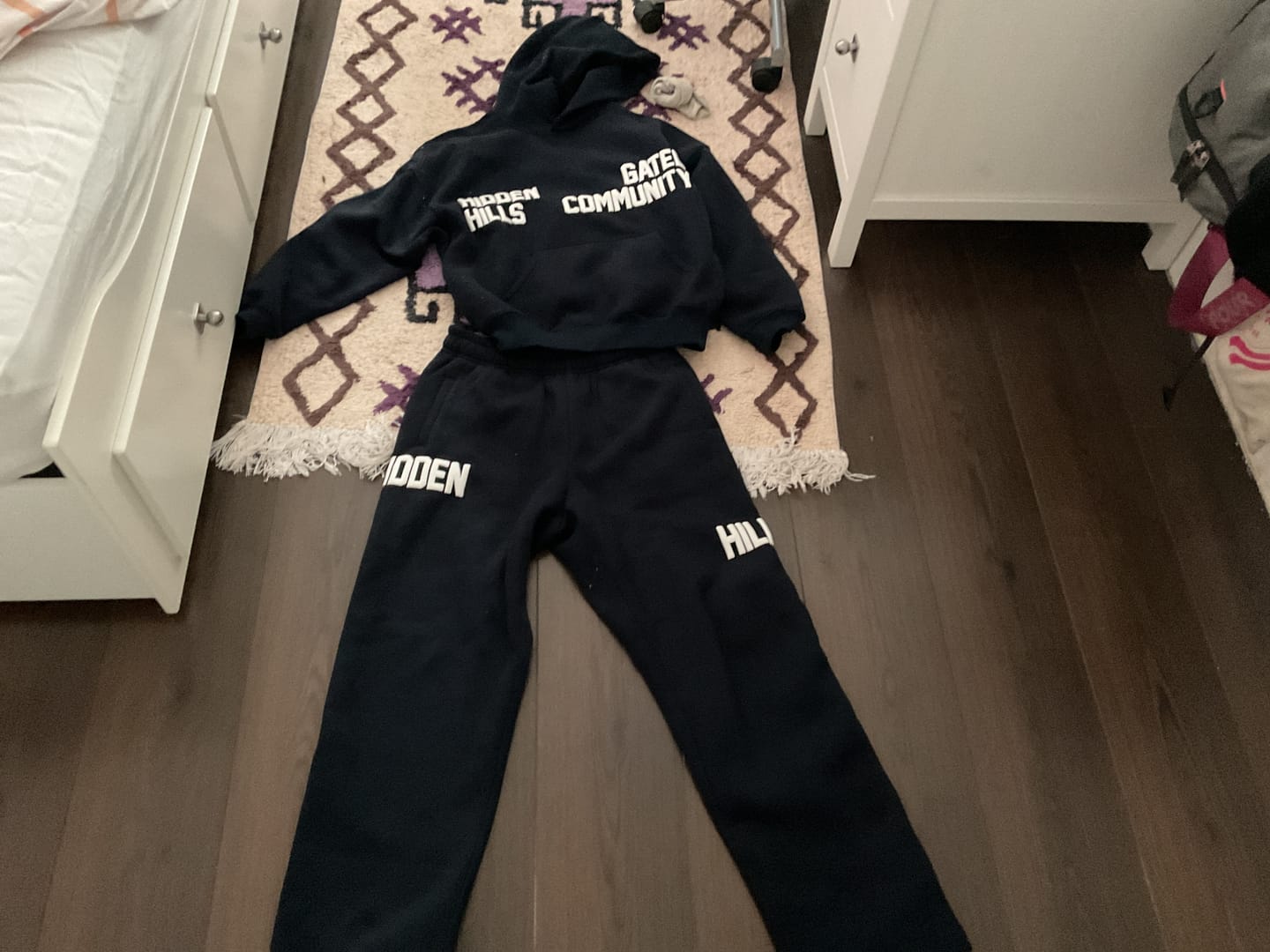 Customer photo review of GATED COMMUNITY STRAIGHT LEG SWEATPANTS NAVY