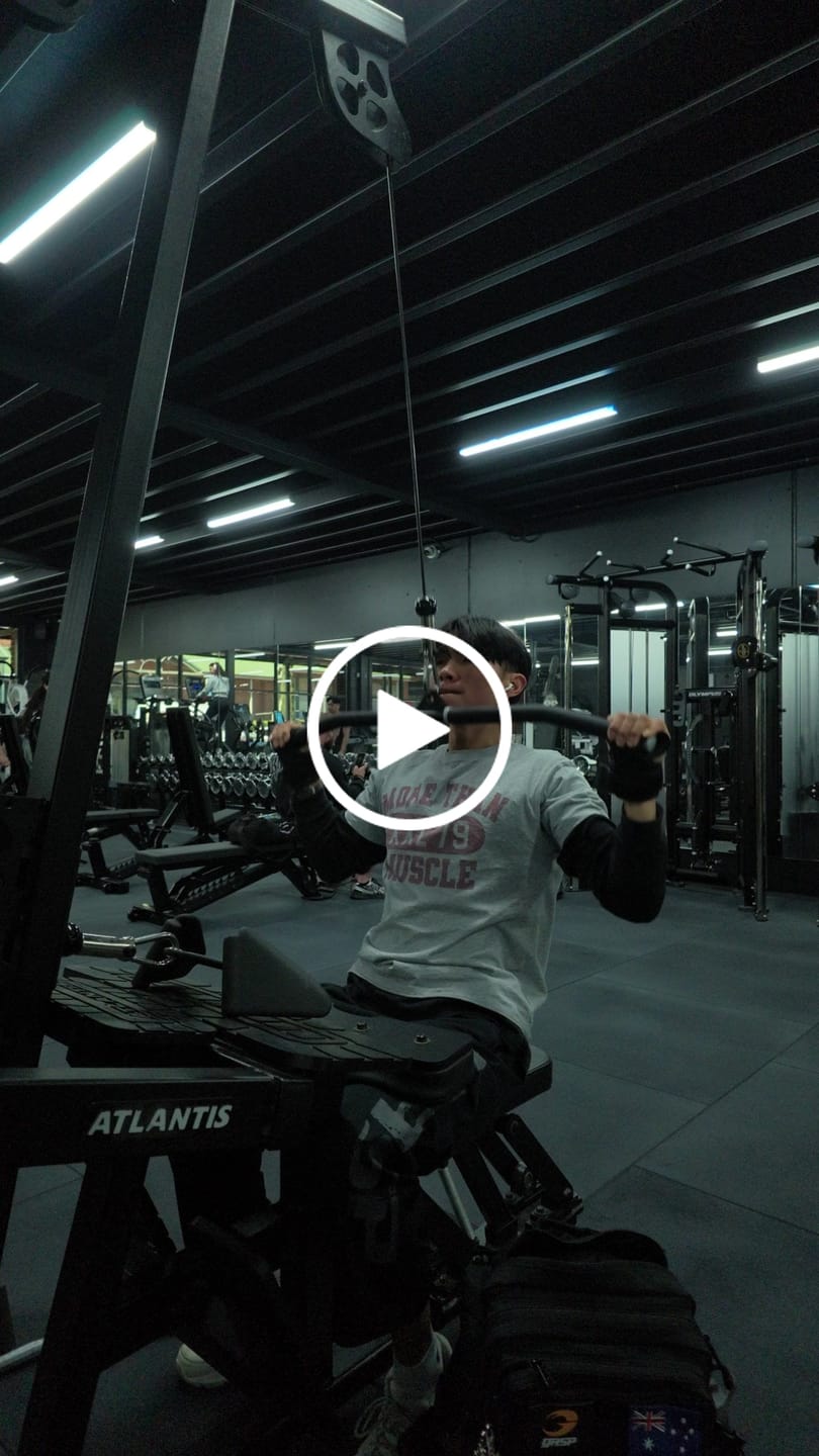Customer video review of Relaxed Fit Gym Tee - Grey