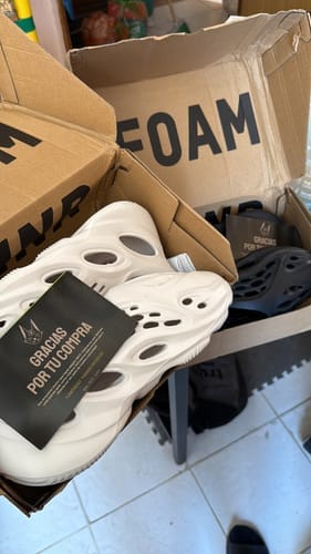 Customer photo review of Yeezy Foam Runner 1:1 (muchos modelos)