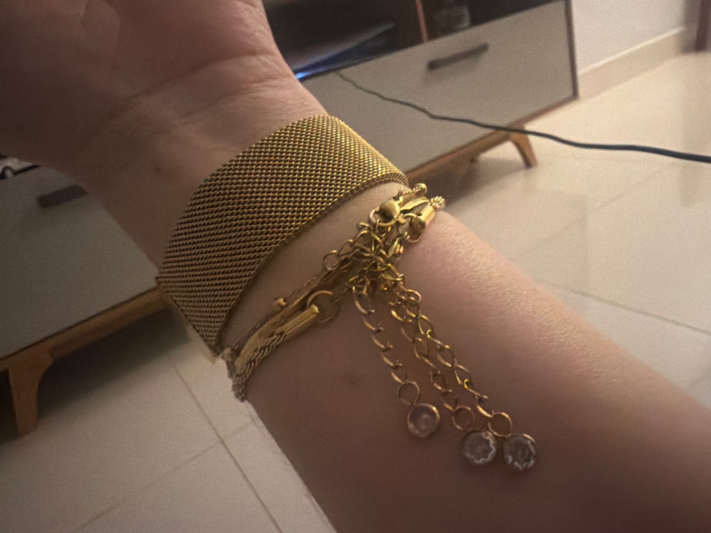 Customer photo review of Kit Pulseiras Glamour Zircônias Banhado em Ouro 18K