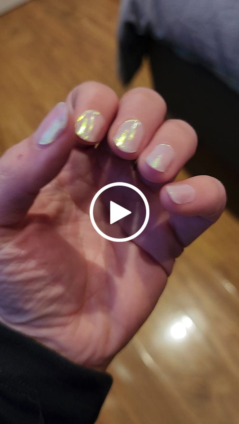 Customer video review of Lilac Lime (Pearlescent) DIY Semicured Gel Nail Sticker Kit