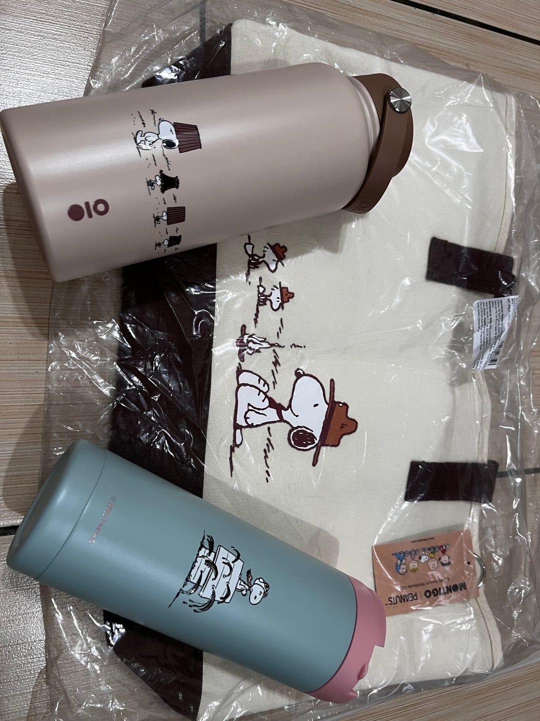 Customer photo review of Peanuts Playbook Ace Bottle Mega
