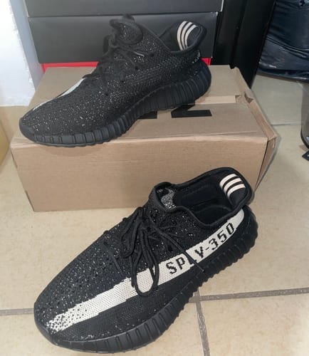 Customer photo review of Yeezy 350 V2 Core BlackWhite (OG) G5