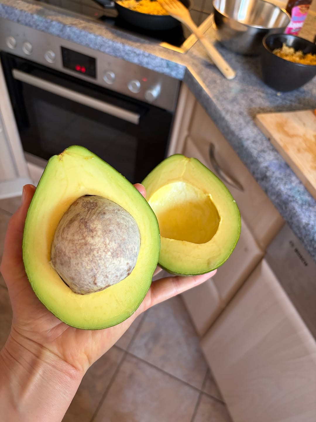Customer photo review of Avocado Hass & Reed 15 Monate baumgereift von Julian