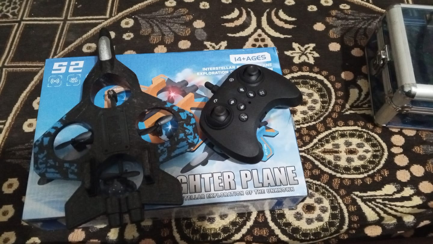 Customer photo review of 2.4GHz RC Thunder Fighter Jet Model