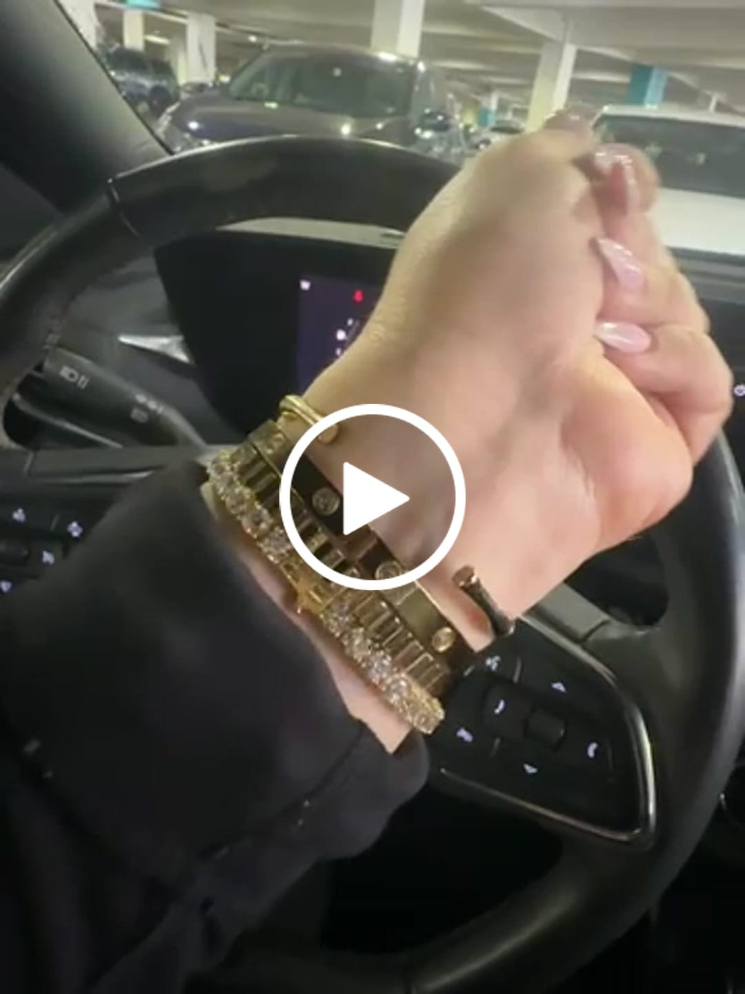 Customer video review of 4.5mm Tennis Bracelet - Gold
