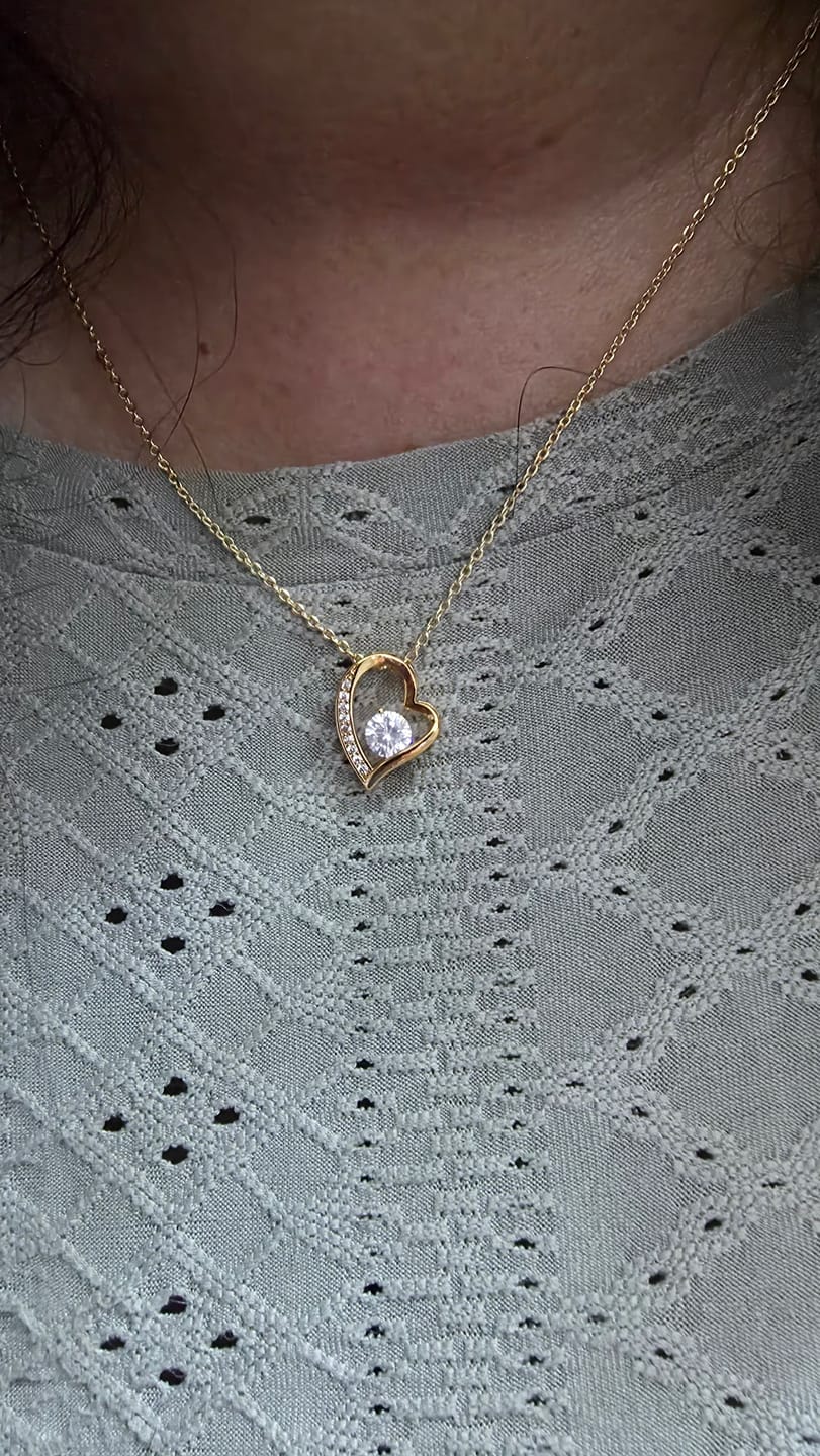 Customer photo review of מתנה לאישה - שרשרת לאישה עם ברכה והקדשה מרגשת