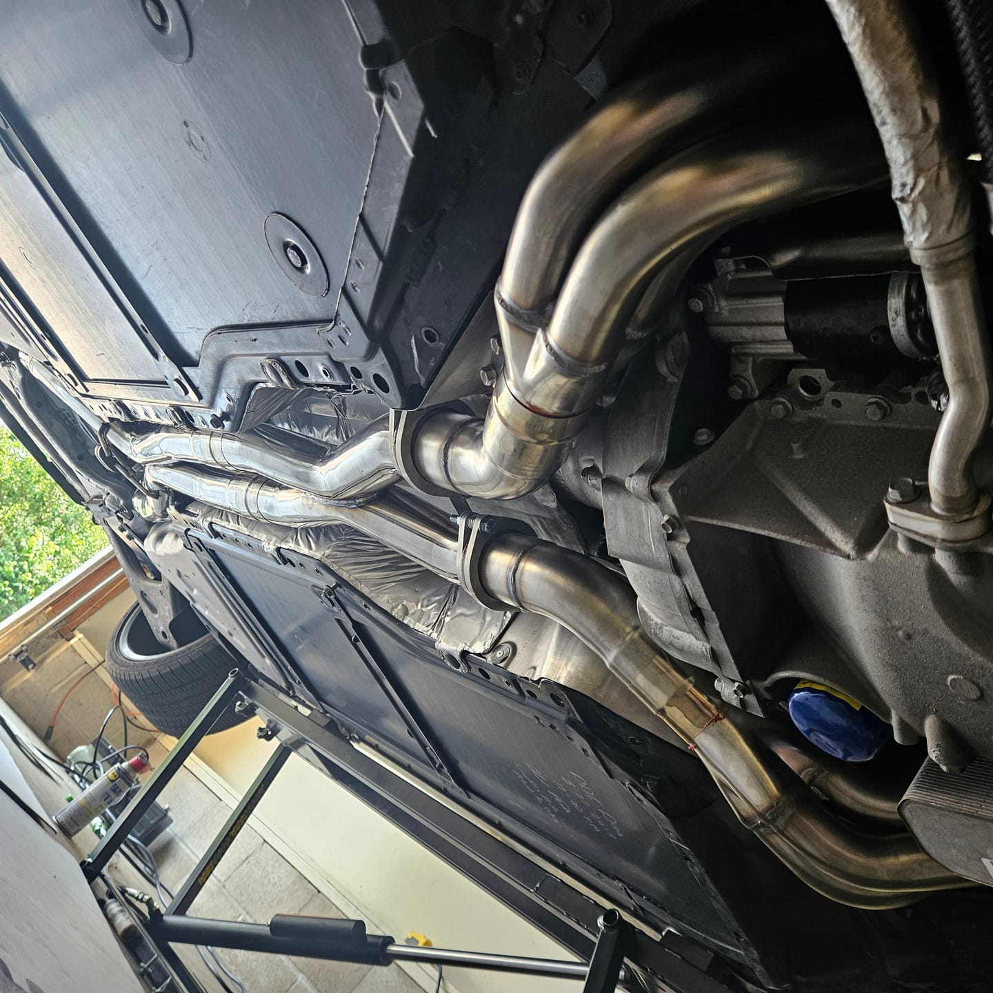 Customer photo review of Corvette C7 3" 6.2L V8 3" Connection Performance X-Pipe