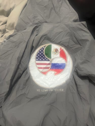 Customer photo review of YE LIVE IN MEXICO WINDBREAKER
