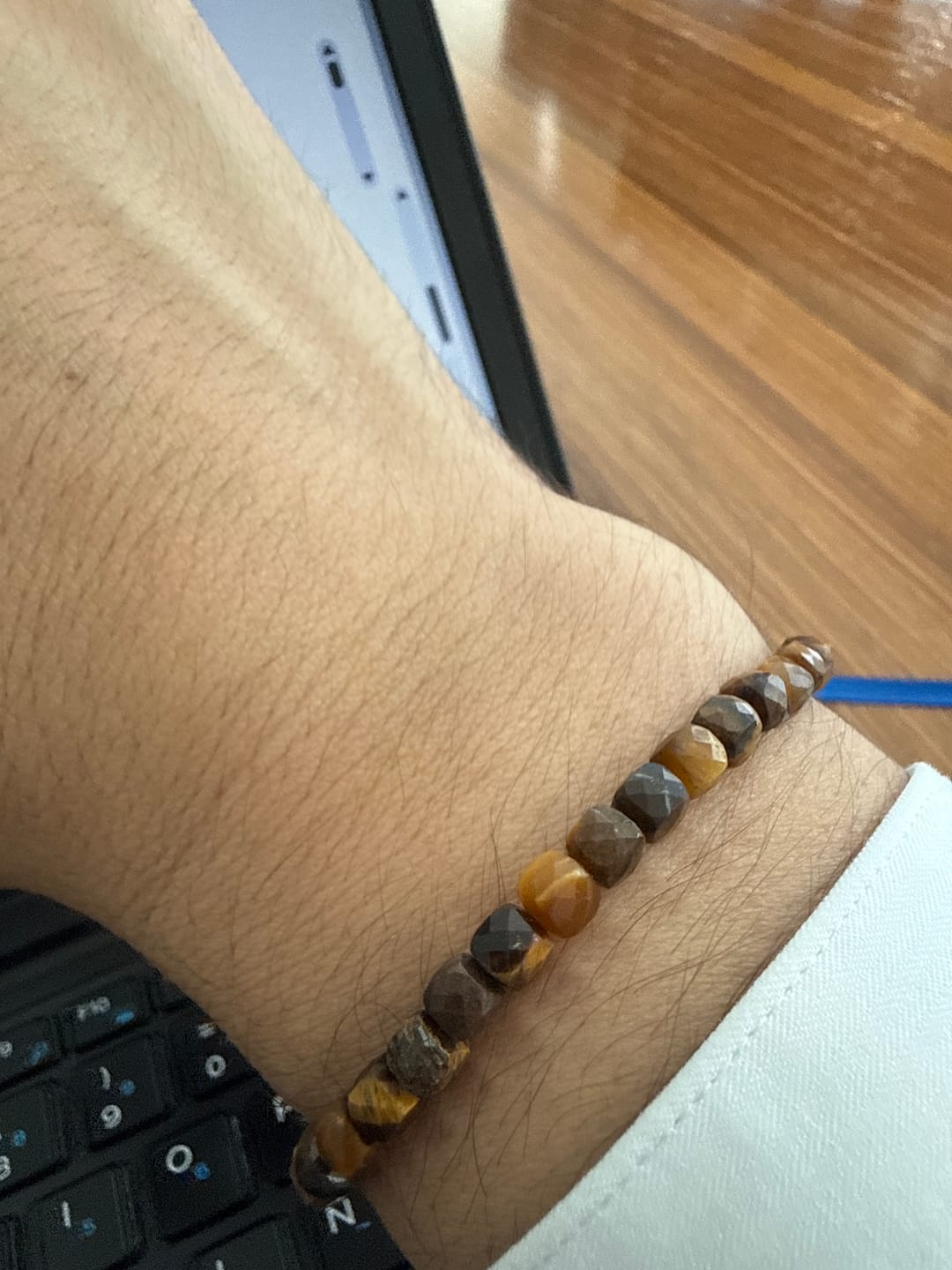 Customer photo review of Pulsera de Ojo de Tigre (4 mm Facetada)