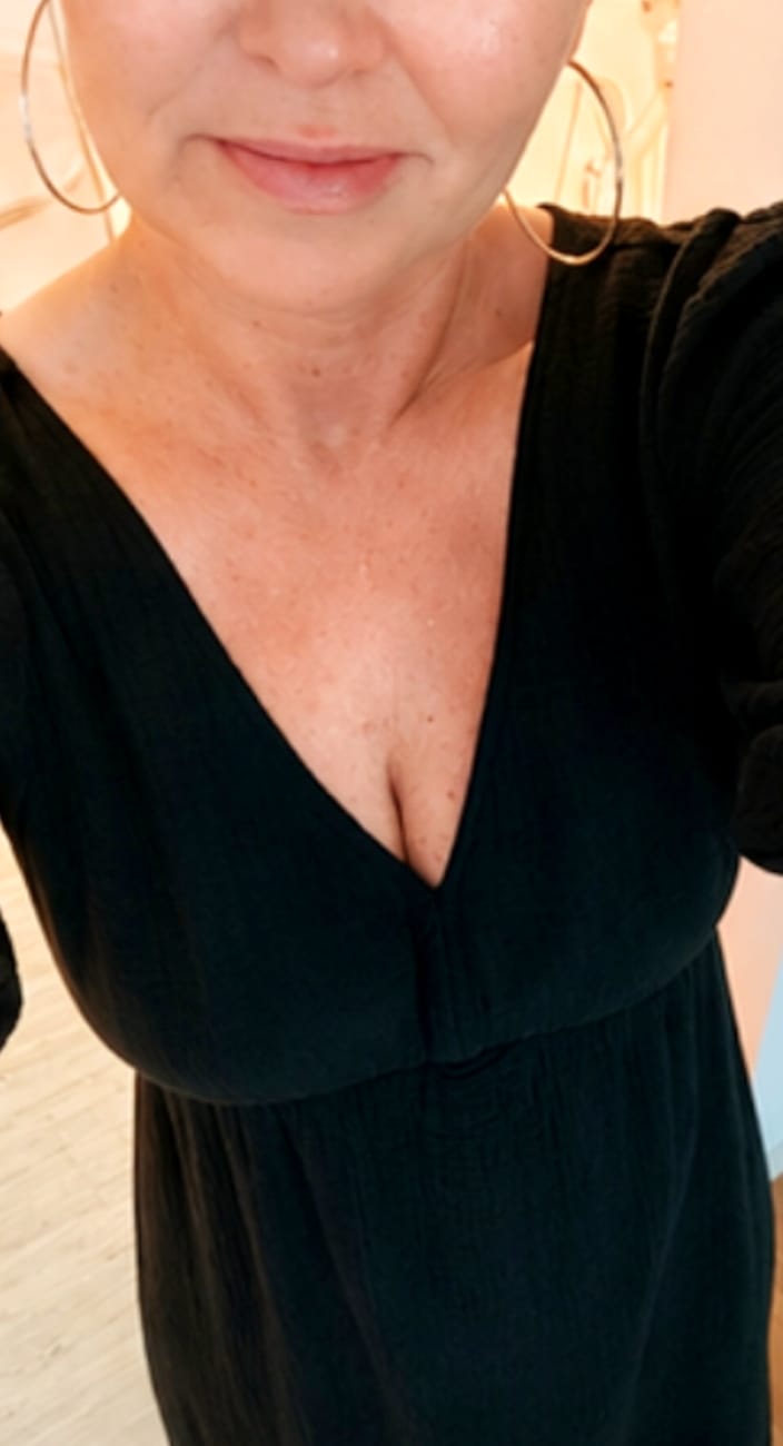 Customer photo review of Amelia Musselin Kleid - Schwarz