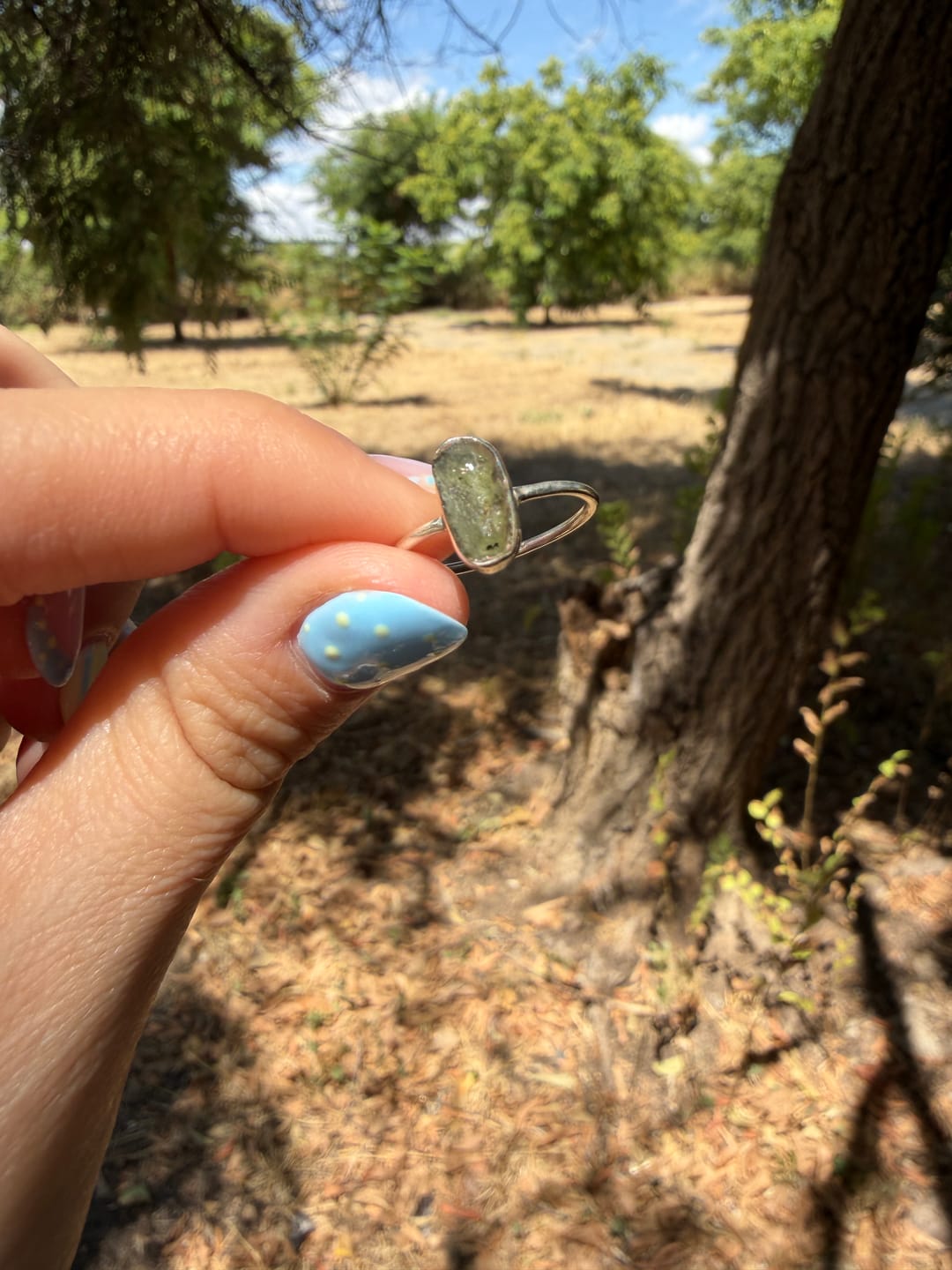 Customer photo review of Anillo Moldavita Masivo | Buena suerte - Espiritualidad