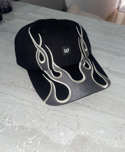 Customer photo review of Yeezy Flame Gap Cap G5