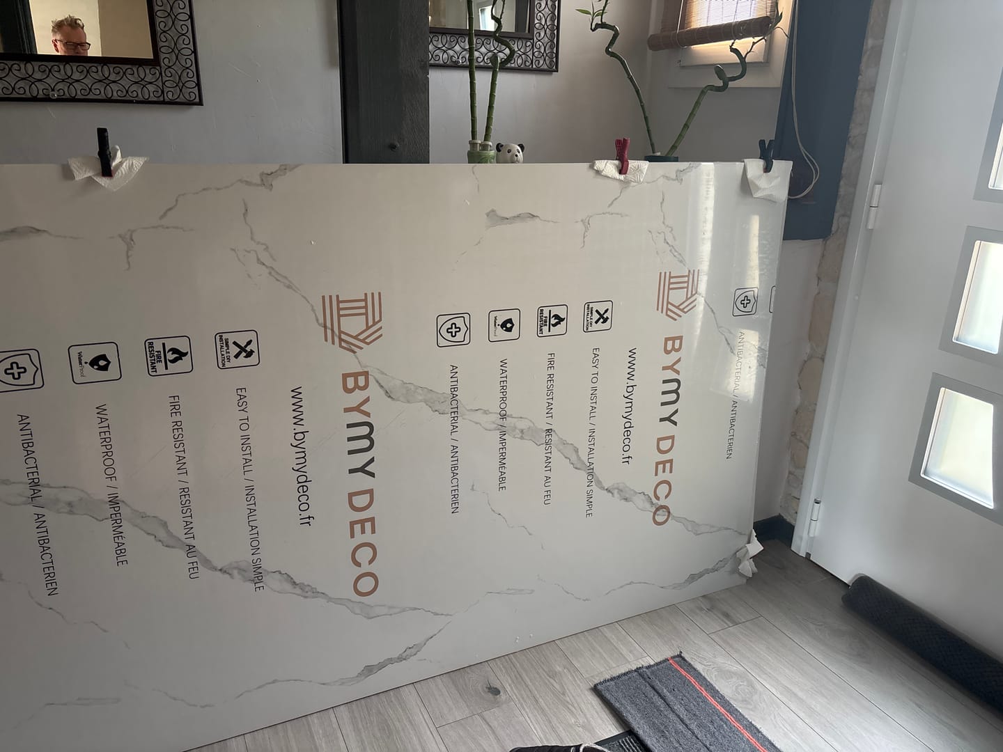 Customer photo review of Panneau PVC Effet Marbre Blanc – Étanche Salle de Bain / Douche