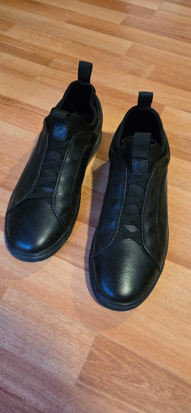 Customer photo review of SNEAKER SLIP ON PIEL NEGRO