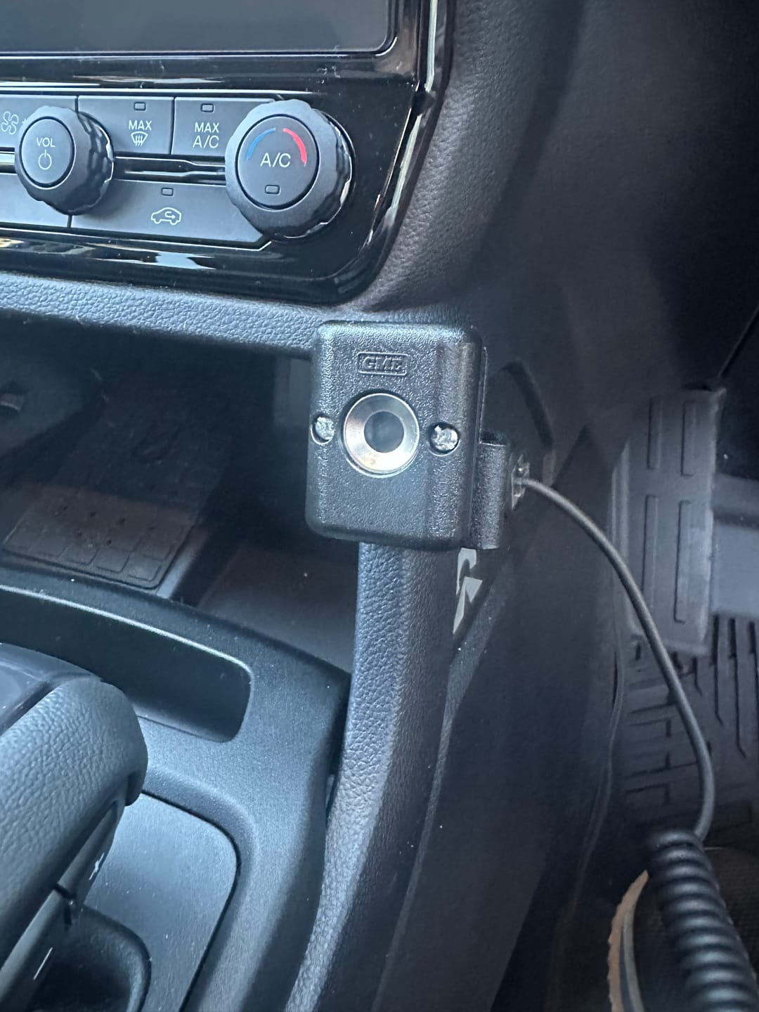 Customer photo review of UHF Handpiece Mount - Ford Ranger NextGen & Super Duty & Everest - Centre Console