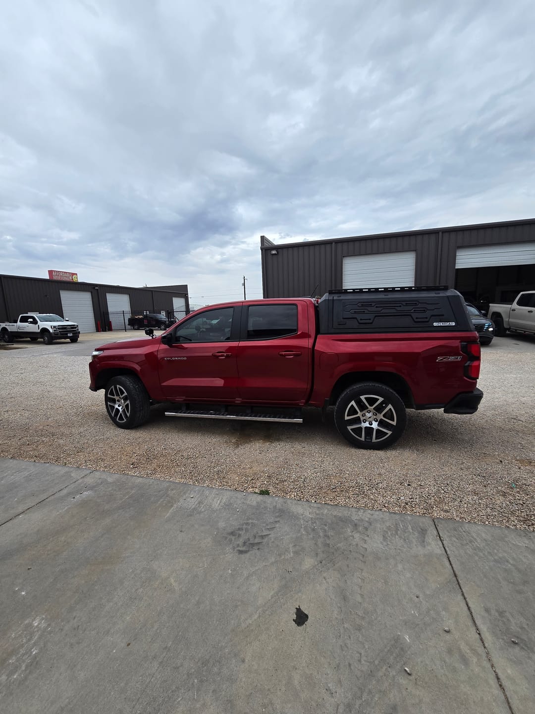 Customer photo review of OPENROAD Aluminum Truck Cap for Chevy Colorado/GMC Canyon (2023-2026) – 5ft Bed