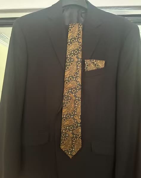Customer photo review of Gold and Black Luxury Tie Set