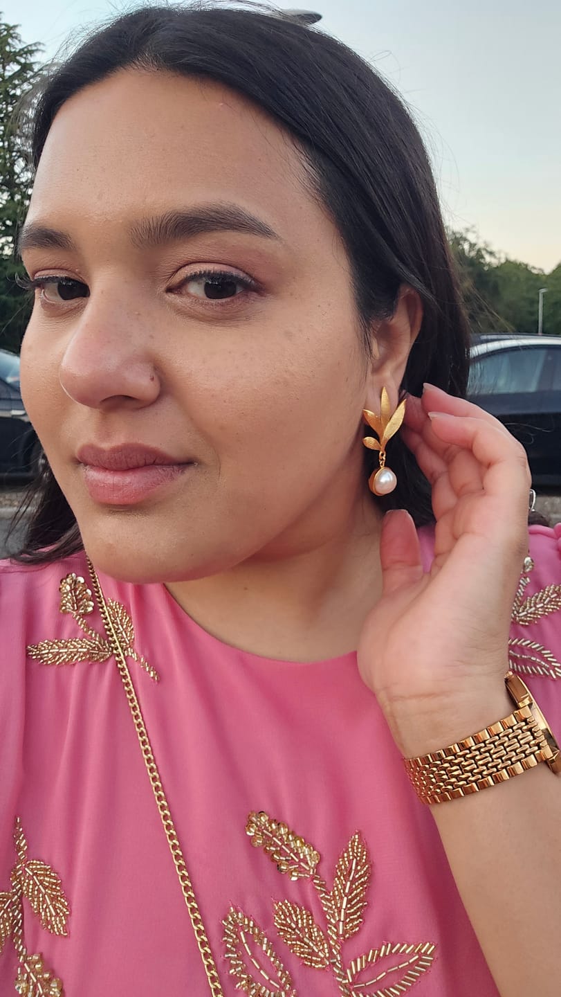 Customer photo review of SECRET GARDEN PEARL STUD