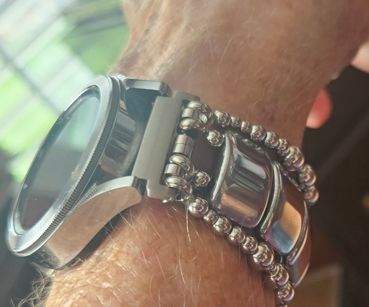 Customer photo review of Platinum Noir Stretch Samsung Galaxy Watch Strap