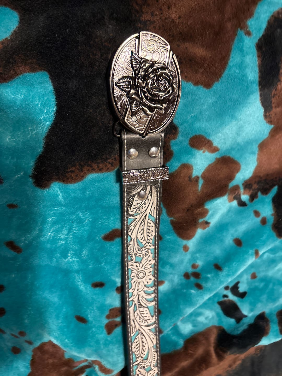 Customer photo review of Men's DIY Western Rose Hidden Folding Knife Leather Belt