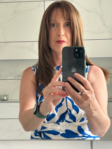 Customer photo review of JBEXTENSION 20 Inches Scalpiana Hazelnut Wolf Cut 3.5X4 Hard Silky Top Natural Scalp Effect Wig With Bangs LILA HAZELNUT