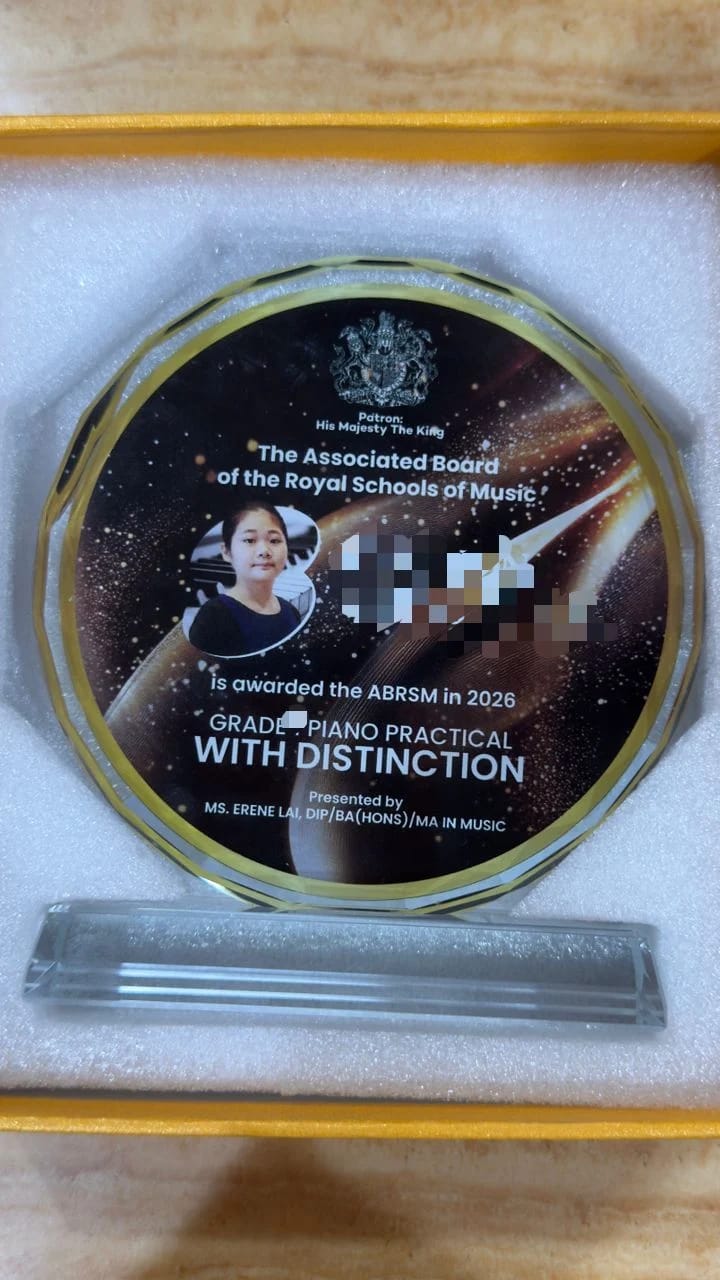 Customer photo review of Design AD32 Crystal Trophy