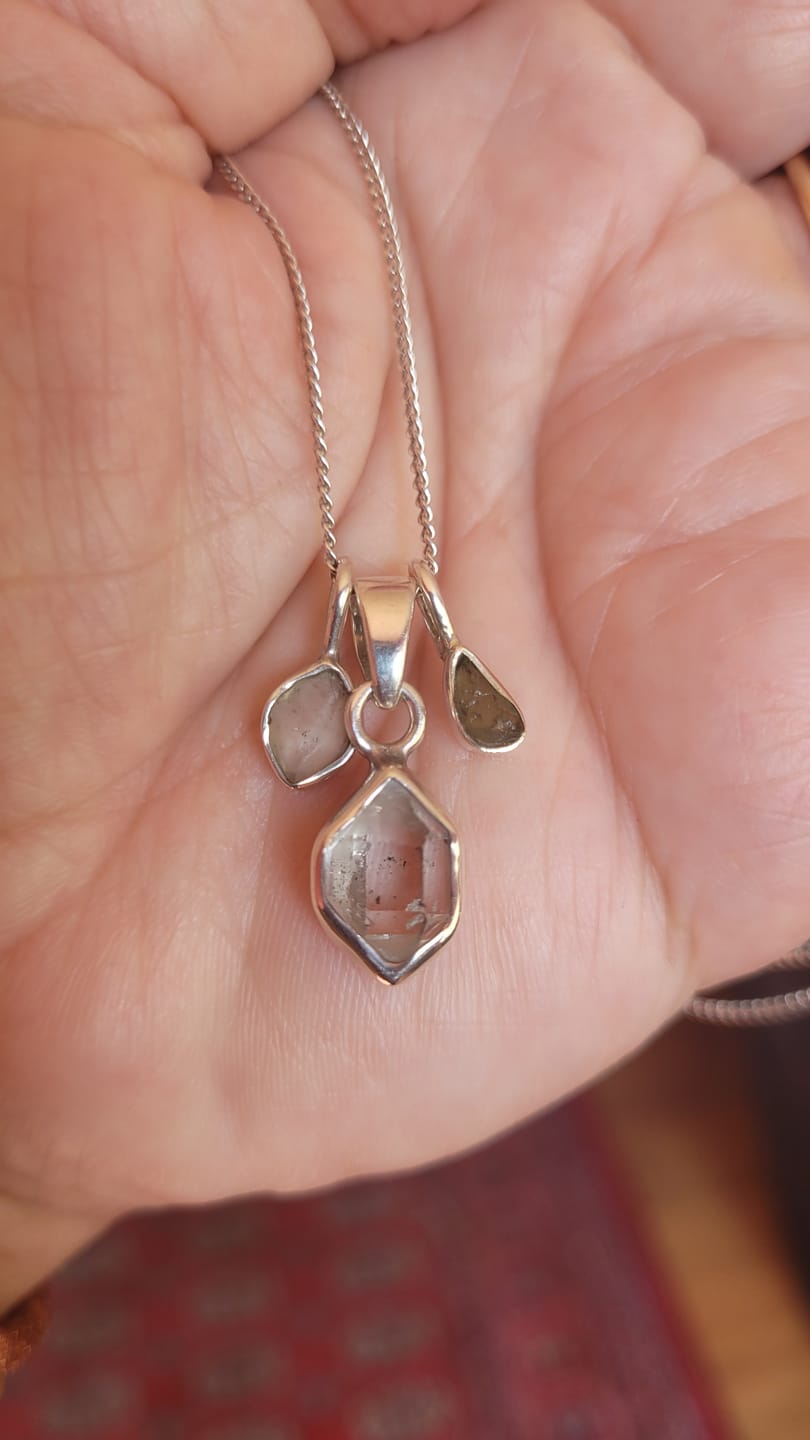 Customer photo review of Moldavite - Mini necklace pendant