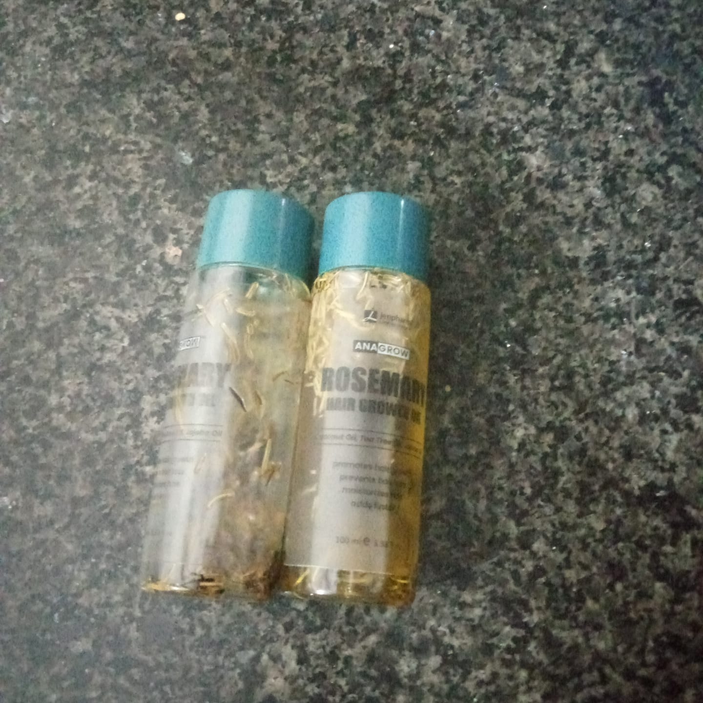 Customer photo review of Anagrow Rosemary Hair Oil