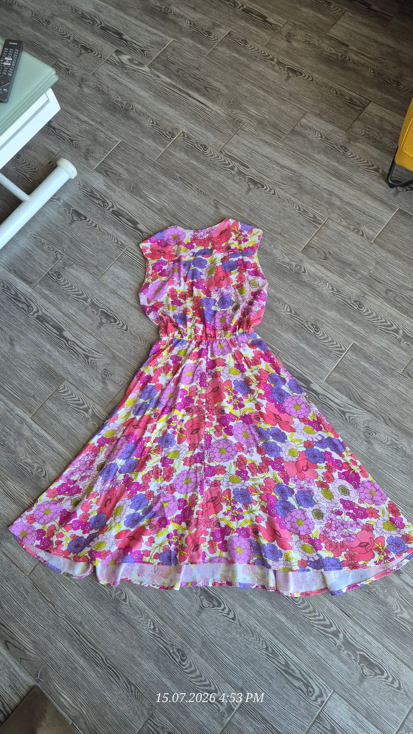 Customer photo review of שמלת פיפטיז אחכה לך בשדות