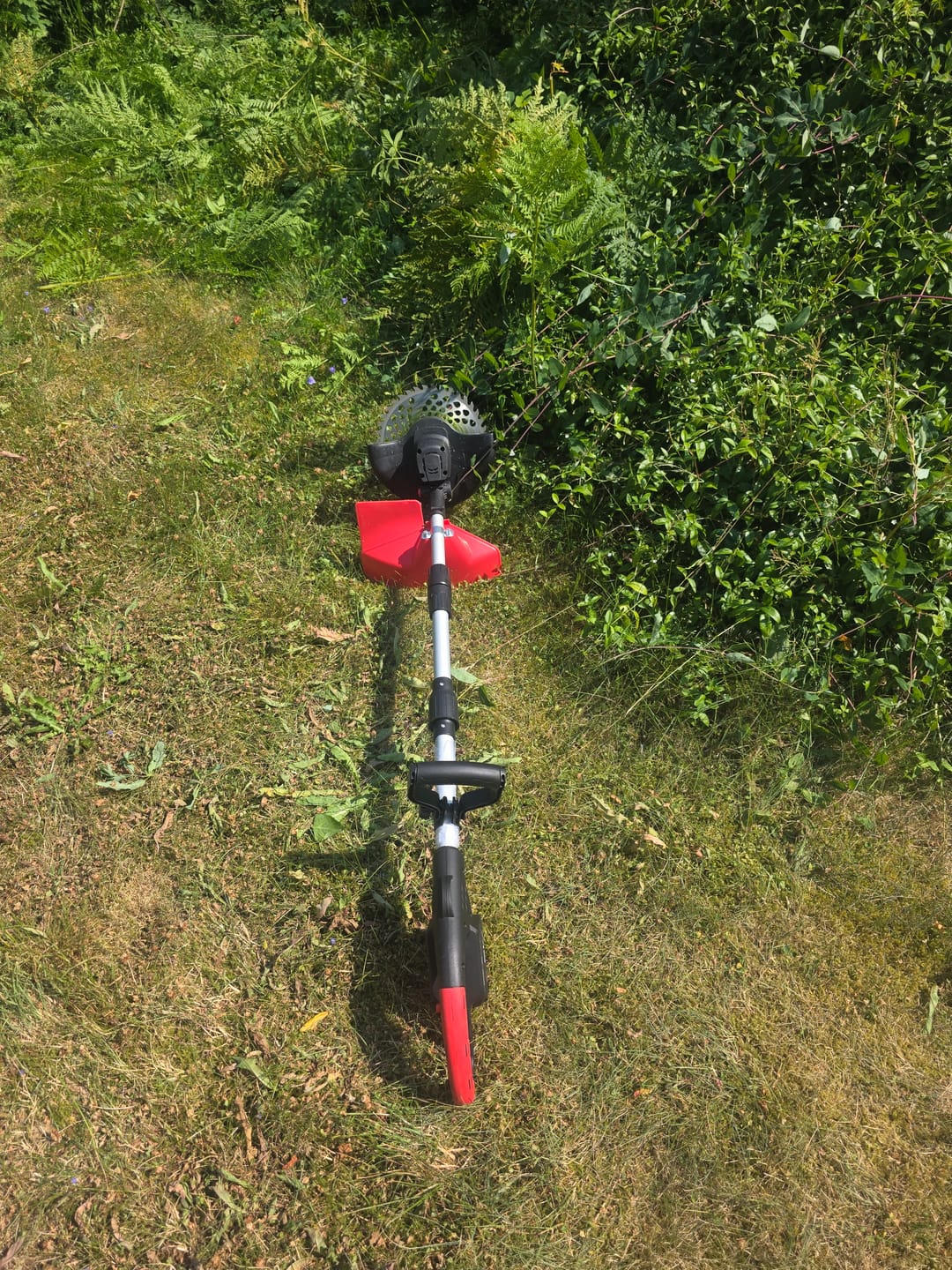 Customer photo review of ONEVAN 9" Cordless Brushless Lawn Mower Kit with Wheels – Adjustable 45° Head | For Makita 18V Battery