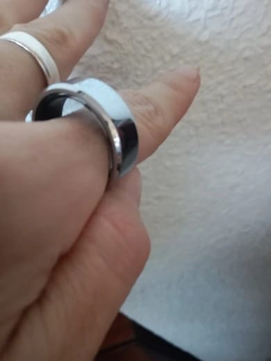 Customer photo review of Smart Ring For Men & Women – Heart Rate & Blood Oxygen Monitoring