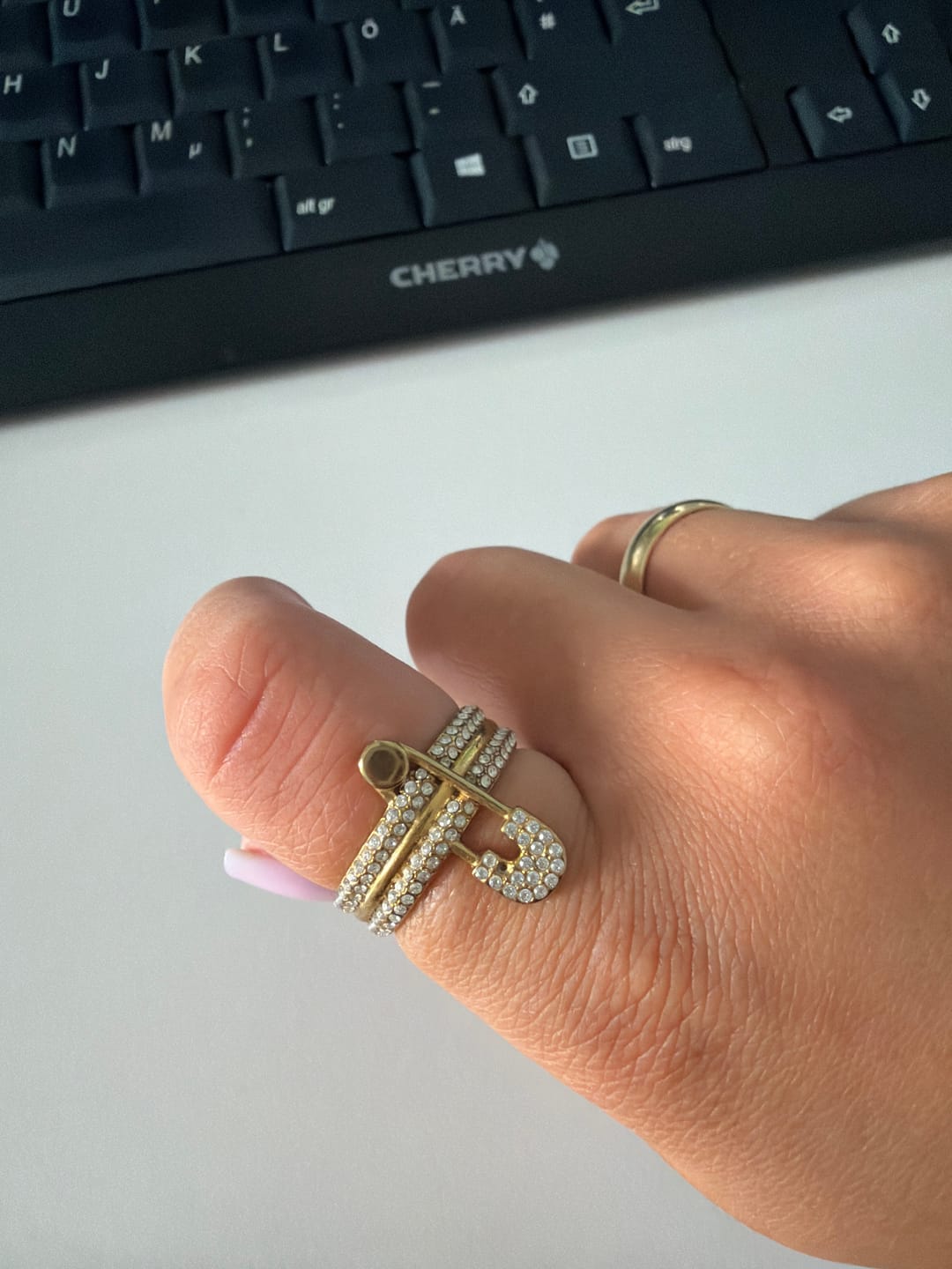 Customer photo review of Pave Flow Safety Ring 14K Vergoldung