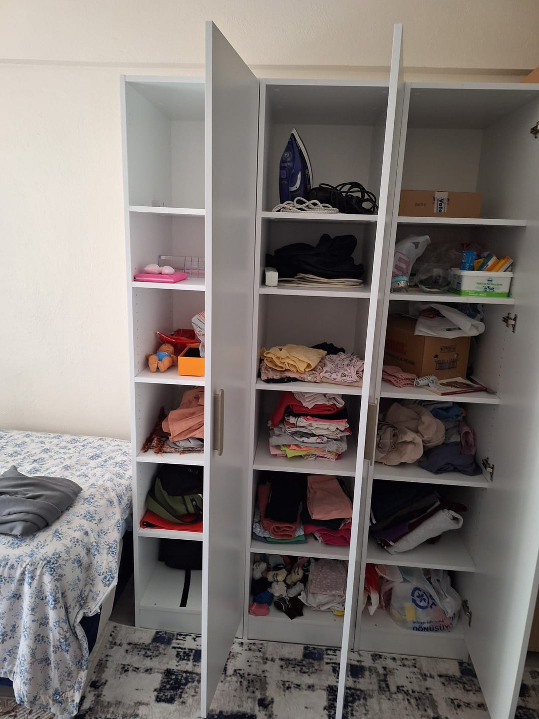 Customer photo review of Rani BA162 Gardırop Tek Kapaklı 5 Raflı Elbise Dolabı Beyaz