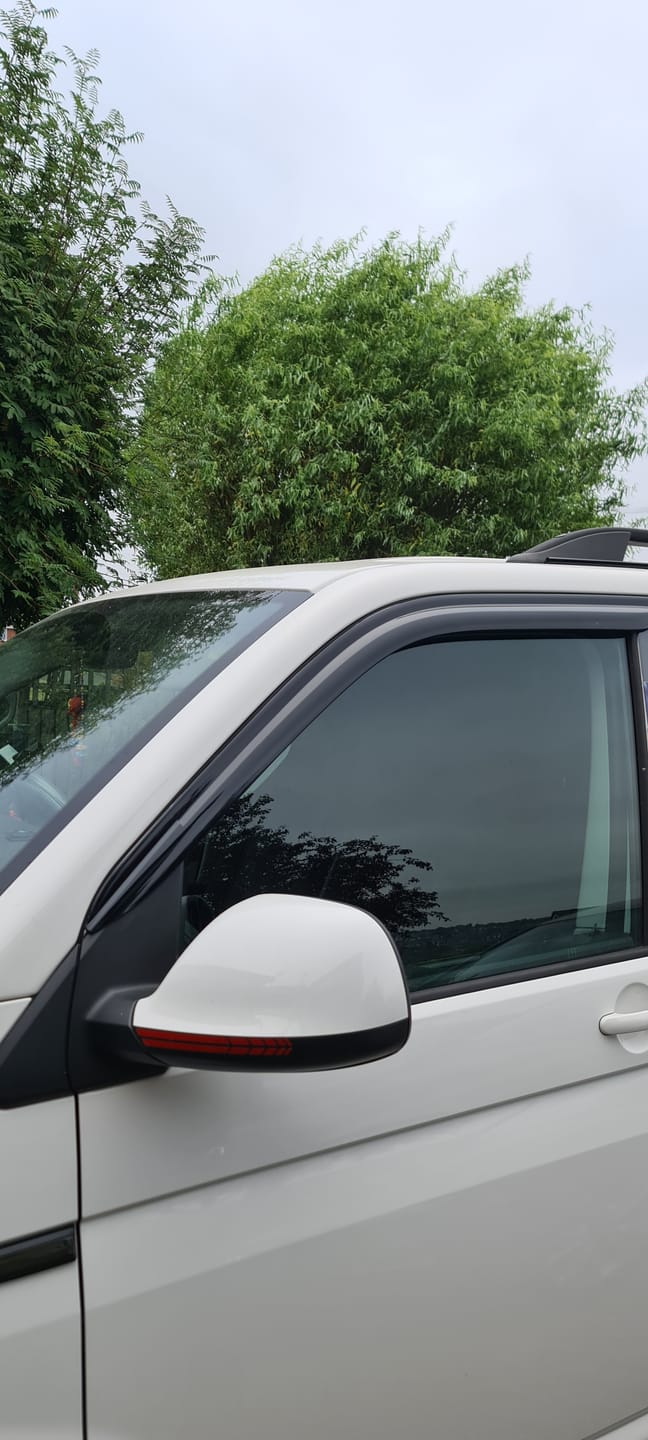 Customer photo review of Auto Clover Wind Deflectors Set for Volkswagen Transporter T5 / T6 (2 Pieces)